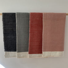 Indlæs billede til gallerivisning Vaffelvævet håndklæde - lille (flere farver)