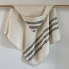 Indlæs billede til gallerivisning Babyhåndklæde med hætte (flere farver)